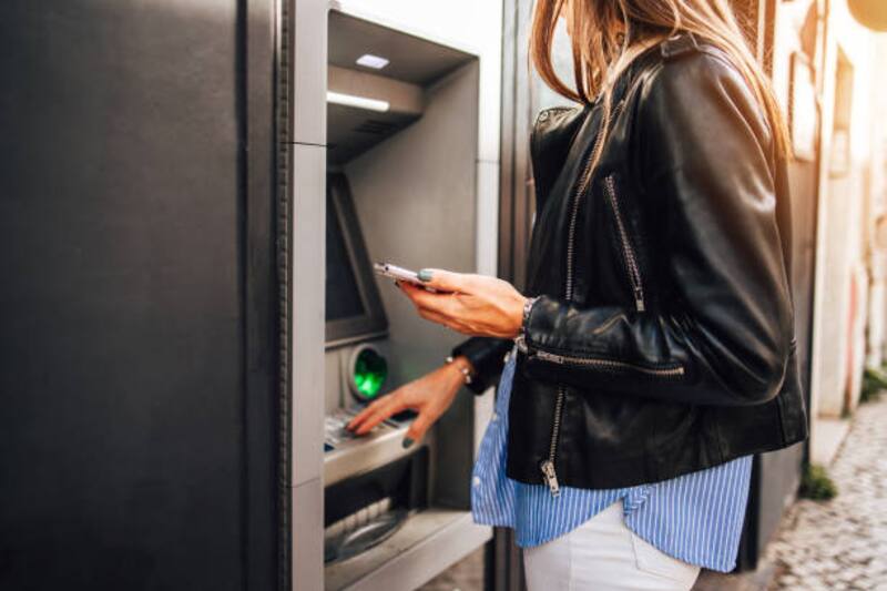 Todos los bancos estarán cerrados cuatro días y no se podrá hacer ninguna operación. Fuente: archivo