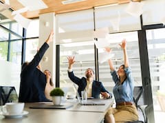 La reducción de la jornada laboral, cada vez más cerca: el martes se aprobará el proyecto, ¿cuántas horas habrá que trabajar?