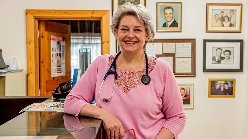 La especialista sospechó de la existencia de una mutación cuando atendió en su consultorio pacientes con covid positivo y síntomas que no coincidían con los tradicionales.