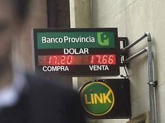 Por liquidaciones agroexportadoras, se frenó otra suba del dólar