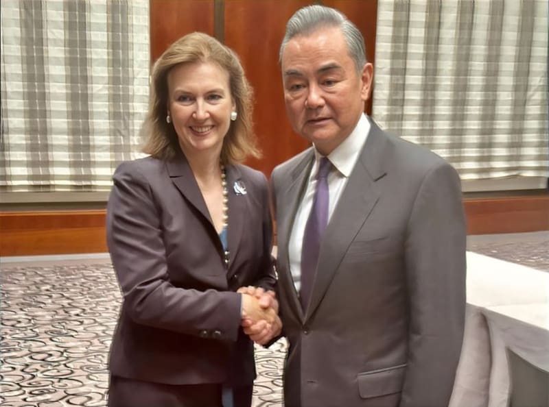 En Munich la canciller Diana Mondino tuvo su primer encuentro con su par chino Wang Yi