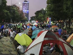 La piquetera que tuvo que dejar a su hija para acampar en la 9 de julio: "Pagué una niñera"