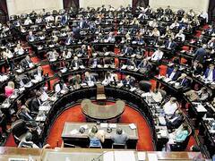 El oficialismo ingresó en Diputados los tres proyectos que contienen el mega DNU