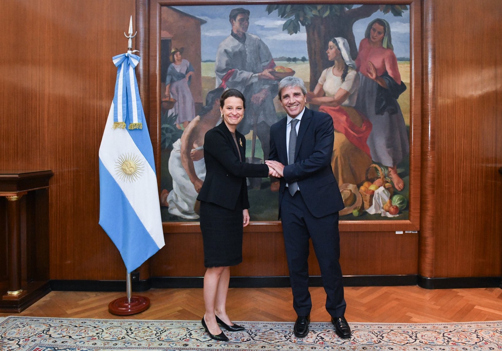 Con las garantías aprobadas, Caputo se reunió con el Banco Mundial: para cuándo esperan los fondos
