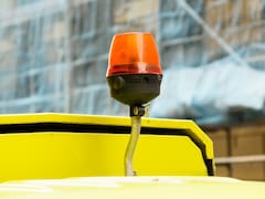 Atención conductores: ya circula la nueva señal V2 y es obligatoria en todos los coches, salvo que cumplan estos requisitos