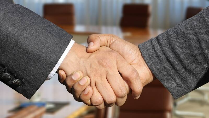 El puesto se ofrece en varias localidades de España.