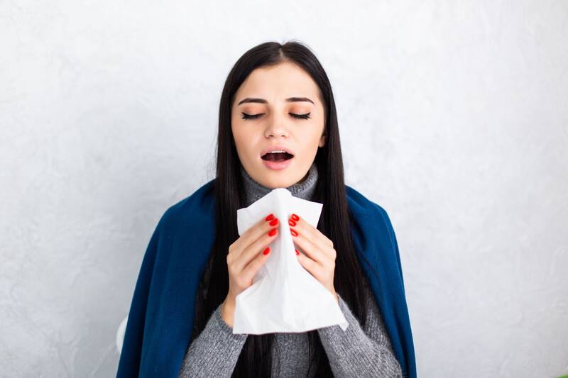 Alternar el uso de pañuelos con métodos como irrigaciones nasales puede ser más efectivo y menos dañino. (Foto: Freepik)