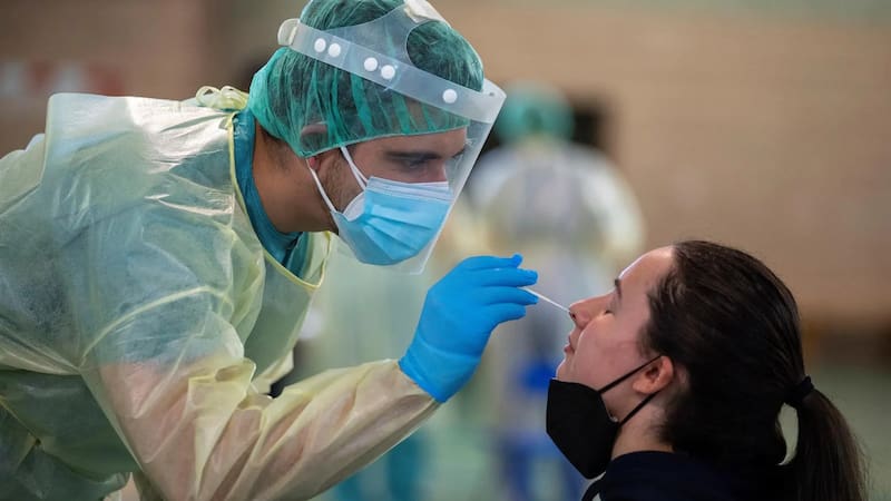 Alerta COVID: las personas que tengan alguno de estos 7 síntomas podrán pedir una indemnización.