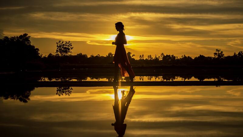 ¿Adelgazar caminando? Se llama rucking y ya es una tendencia en todo el mundo.