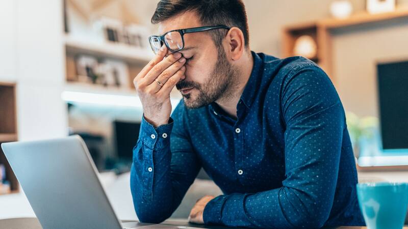 Crisis en la actividad laboral: el envejecimiento de la población causó una caída de casi 4 puntos