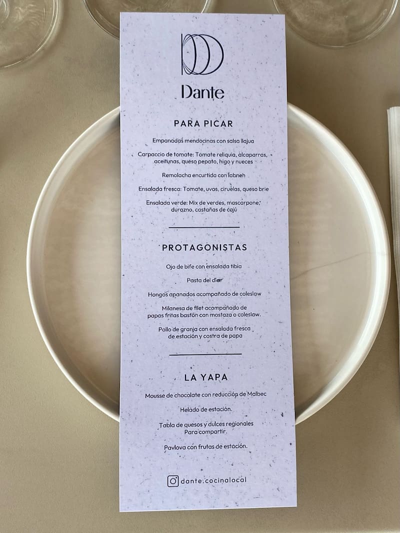 Carta del restaurante local Dante al momento de esta publicación. Fuente: archivo.