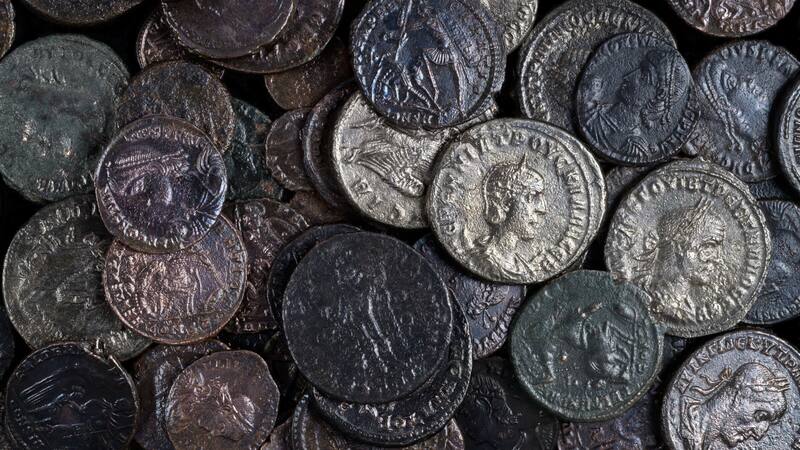 El tesoro encontrado en los cimientos del edificio. Esperaban volver a recogerlo cuando pasara la amenaza