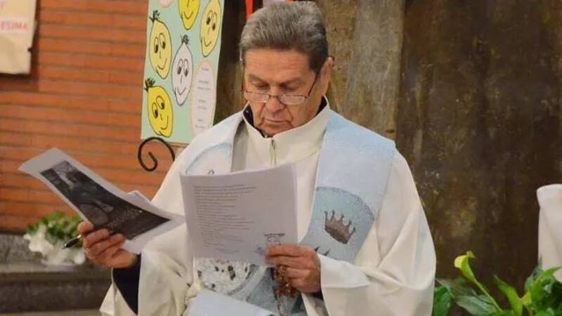 A la buena de Dios: el cura que roba a pacientes psiquiátricos: les vació sus cuentas bancarias y se quedó con miles de euros.