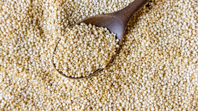 El alimento que tiene más omega-3 que el salmón y es rico en proteínas: reduce el colesterol y mejora la salud cardiovascular.