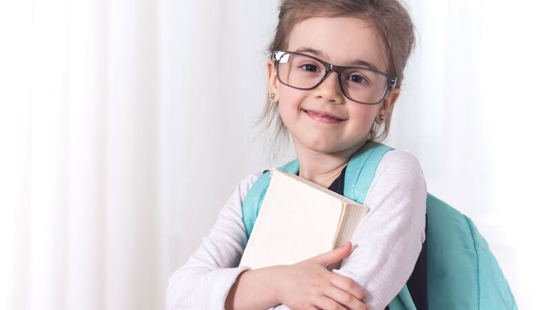 La Beca Rita Cetina suma un apoyo extra para el gasto de uniformes por 1,215 pesos.