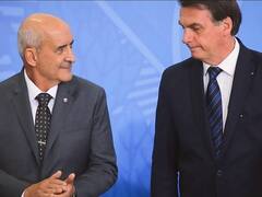 El jefe de Gabinete de Bolsonaro se vacunó "a escondidas" para no hacerlo enojar