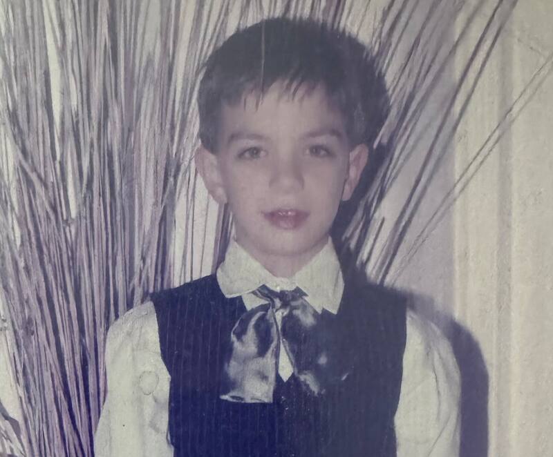 Además de su curiosidad, Serrano destaca su capacidad de adaptación y de ser autodidacta.