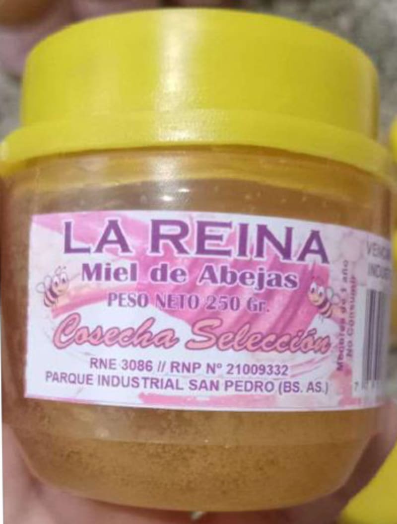La miel de abejas La Reina prohibida por la ANMAT.