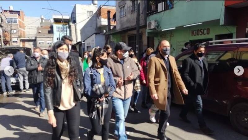 Guzmán de recorrida por Ciudad Oculta