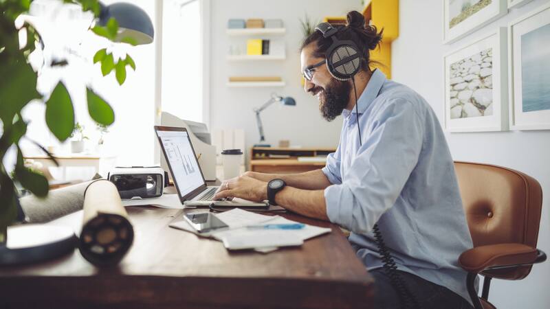 Empresas y profesionales se enfrentan al desafío de adaptarse a este nuevo paradigma de trabajo freelance.