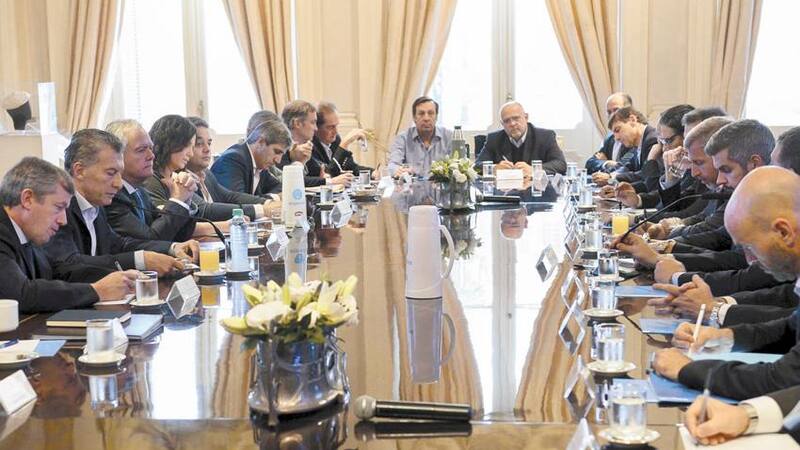 El presidente Mauricio Macri encabezó, ayer temprano, una reunión de gabinete con el foco en el mercado