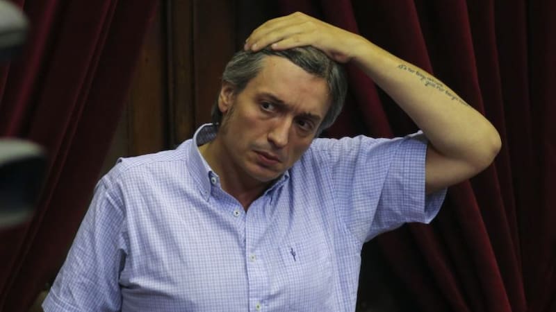 Máximo Kirchner renunció a la presidencia del bloque en Diputados en rechazo al acuerdo