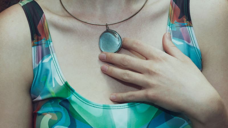 Cada signo del zodíaco tiene un amuleto del amor único, diseñado para abrir el corazón y atraer relaciones profundas.