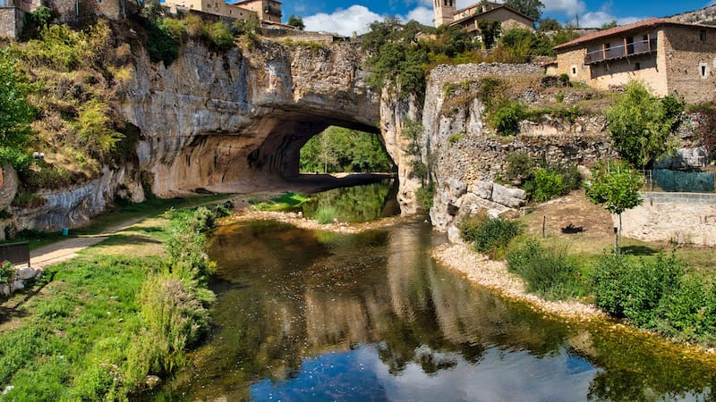 Este pueblo está oculto en Castilla de León, tiene 50 habitantes y es un destino único para exploradores