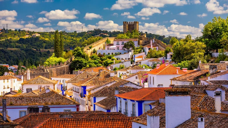 No es España: este es el pueblo medieval portugués que está a menos de una hora de Lisboa y vale la pena visitar