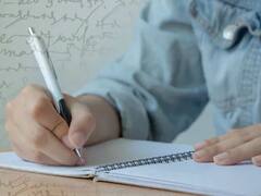 Por qué las personas con "letra fea" son más inteligentes: el estudio científico que explica el motivo