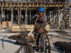 Constructoras presionan para reactivar obras frenadas