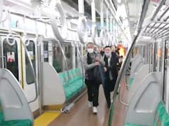 Halloween y terror en Tokio: disfrazado de "Joker" apuñaló a 17 personas en un tren e incendió un vagón