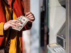 ¿Cómo amaneció el dólar hoy 13 de febrero en Colombia?