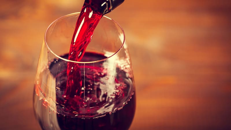 El vino tinto dulce e importado más rico y recomendado de Mercadona es un chollo que cuesta menos de 4 euros.