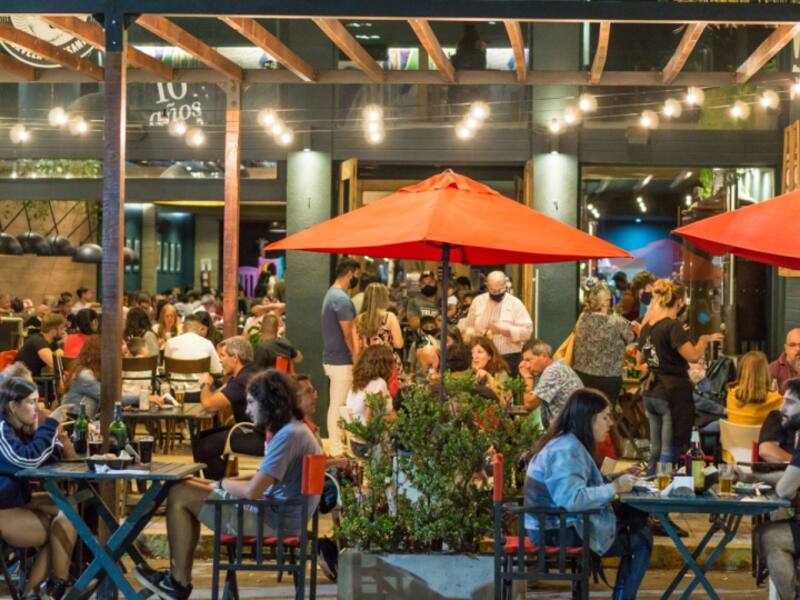 La industria que lidera las aperturas de franquicias es la gastronomía: creció un 41% en 2022.