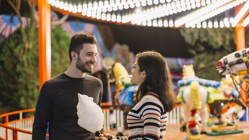 Este parque de atracciones ofrece actividades en Halloween: cuenta con shows, museos y laberintos temáticos de la noche de brujas
