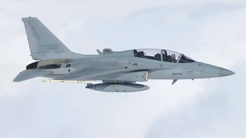 Este país asiático presentó su nuevo caza con el objetivo de fortalecer su flota y posicionarse como líder en la industria militar internacional.