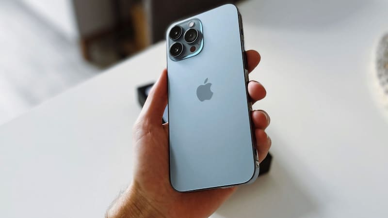 Alerta iPhone 15: cómo identificar si un móvil de Apple es original y evitar estafas.