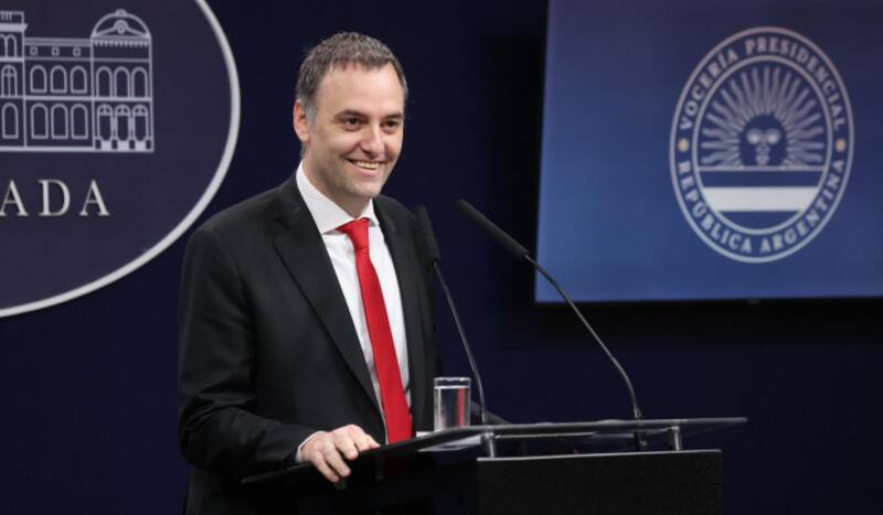 Según el vocero presidencial Manuel Adorni el Gobierno eliminó la AFIP para promover la "libertad económica y comercial de los argentinos".