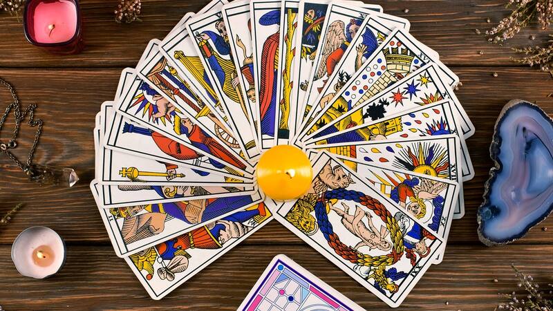 La astróloga reveló qué carta del tarot le corresponde a cada signo del zodíaco en la tercera semana de diciembre.