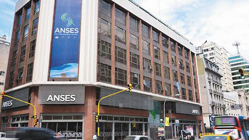 También define condiciones para las pensiones graciables y PUAM