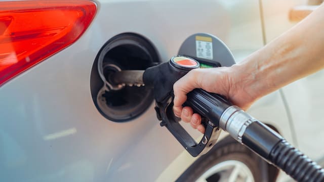 Bajaron los combustibles: ¿cuáles son los nuevos precios desde el 1° de enero?