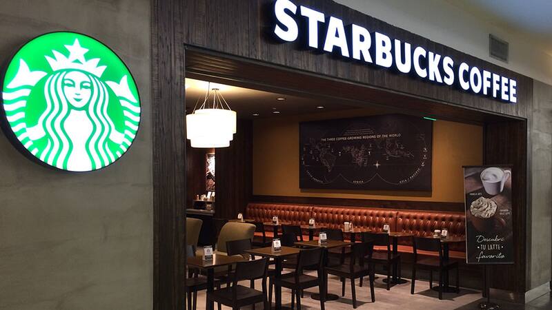 La cadena Starbucks enfrenta un cierre temporal de más de 300 tiendas en Estados Unidos debido a una huelga nacional. Fuente: archivo.