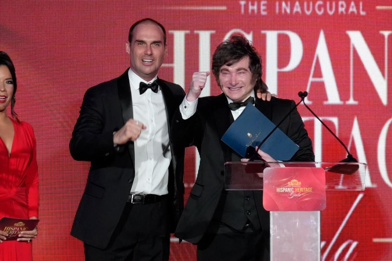 Milei en Estados Unidos: prédica anticomunista, respaldo a Flávio Bolsonaro y foto con Eduardo Milei en Estados Unidos: prédica anticomunista, respaldo a Flávio Bolsonaro y foto con Eduardo