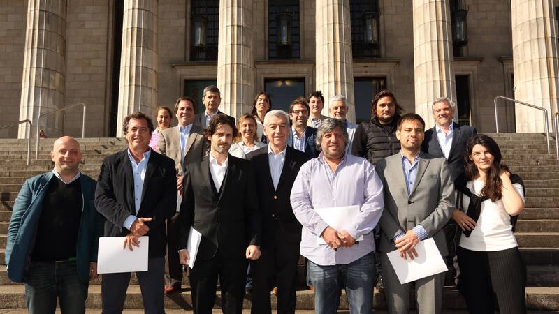 Se reunieron hoy asesores de Scioli y Macri con Argentina Debate