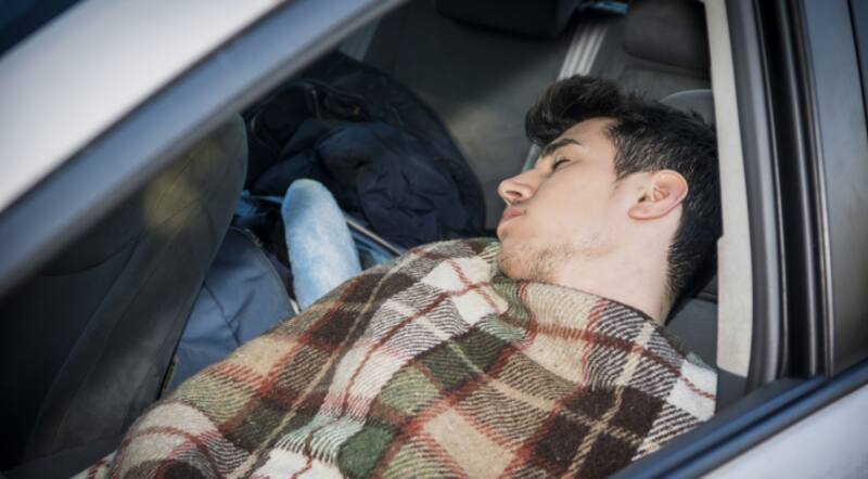 ¿Se puede dormir en el coche? Todo conductor deberá cumplir con lo que dice la DGT (Fuente: Archivo)