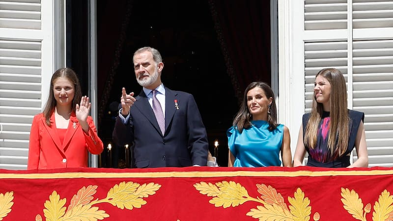 ¿Desterrados de la Zarzuela? | Don Juan Carlos y las infantas Cristina y Elena pasarán la Navidad lejos de la Familia Real.