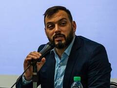 Agis: “Comparto que esto es una tormenta, pero bailaron la danza de la lluvia