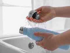 La botella "asesina" que piden retirar de todos los supermercados: es por dejar ciegas a dos personas