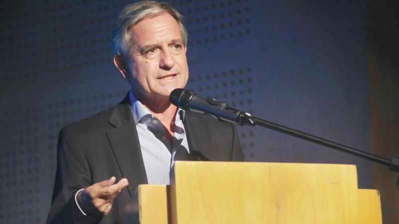 El ministro Ibarra tiene a su cargo los recortes en la planta estatal